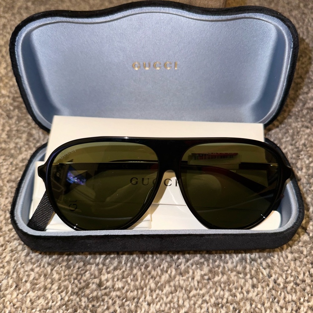 Authentic New Gucci Aviator Sunglasses